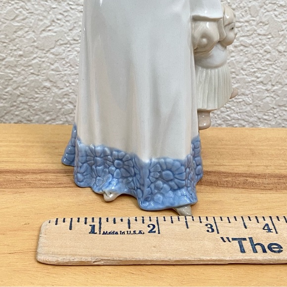 Vintage D’ART S.A. Blue/White Porcelain Sleepy Girl Holding Teddy Bear Figurine - Picture 11 of 15